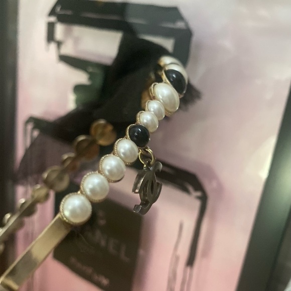Vintage Chanel headband - Picture 10 of 16